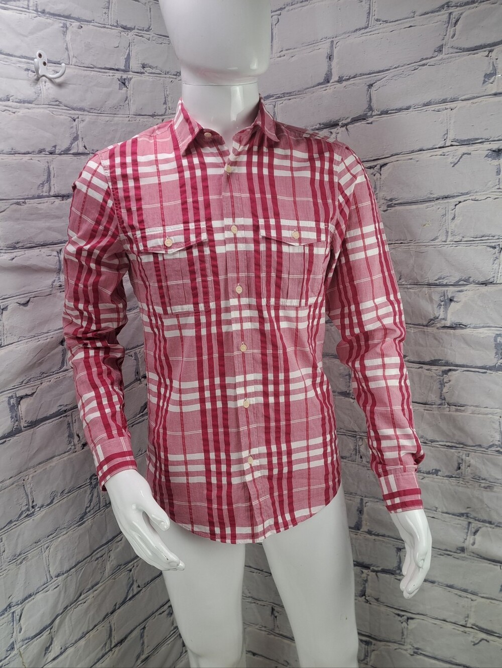 Burberry Men's Button Down Shirt Red Nova Check Soft lightweight Cotton Small